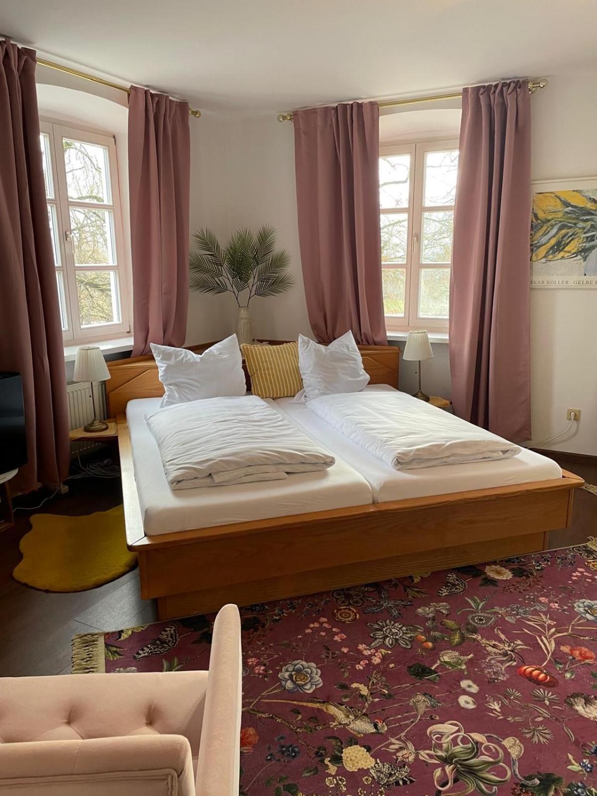 Il Castello Otel Haiming Dış mekan fotoğraf